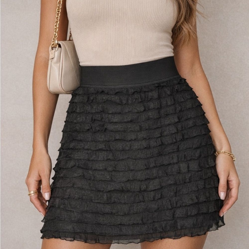 ✨Express Tiered Ruffle Mini Skirt✨ - Picture 3 of 7